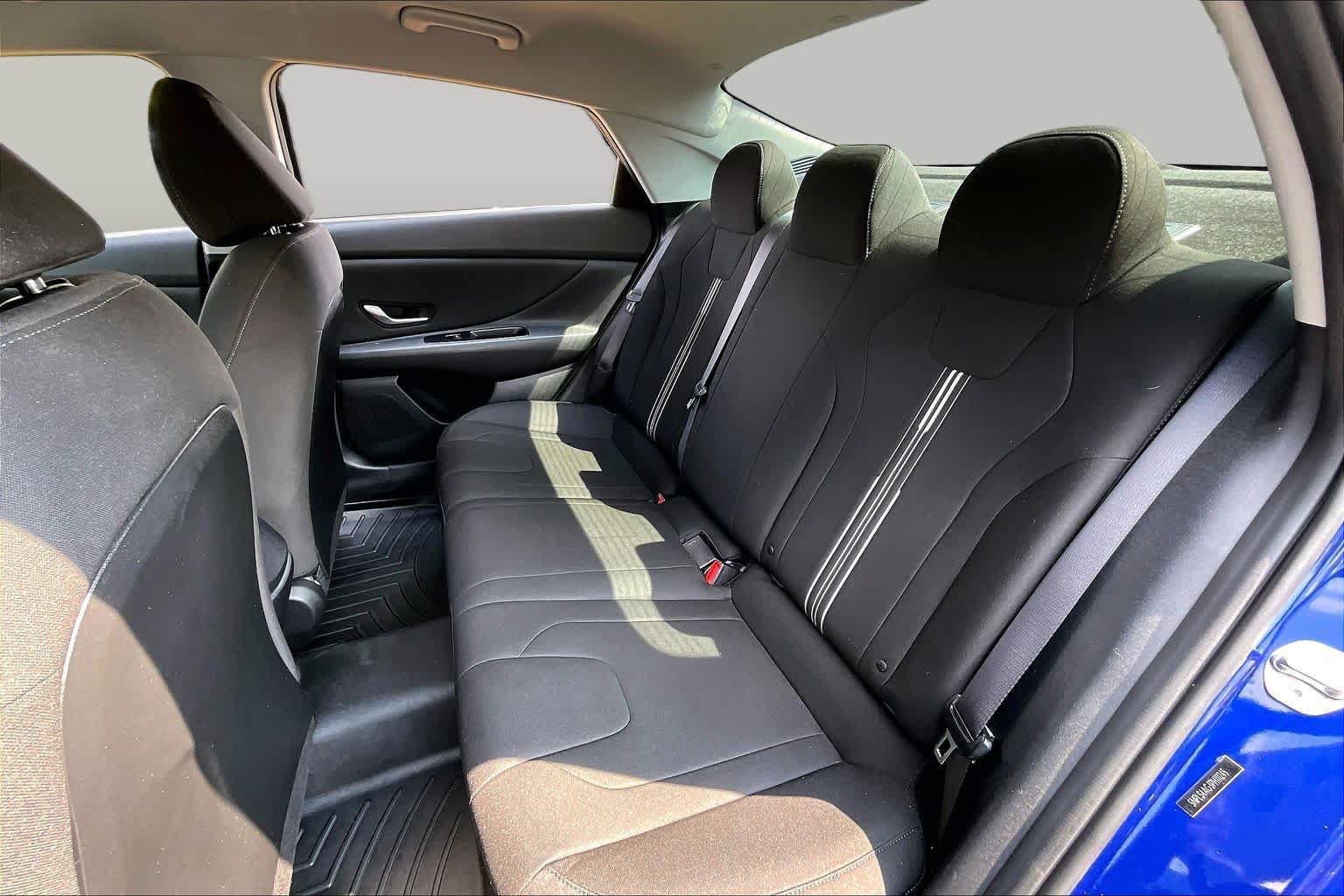 Used 2023 Hyundai Elantra SEL w/ Convenience Package FWD image 18