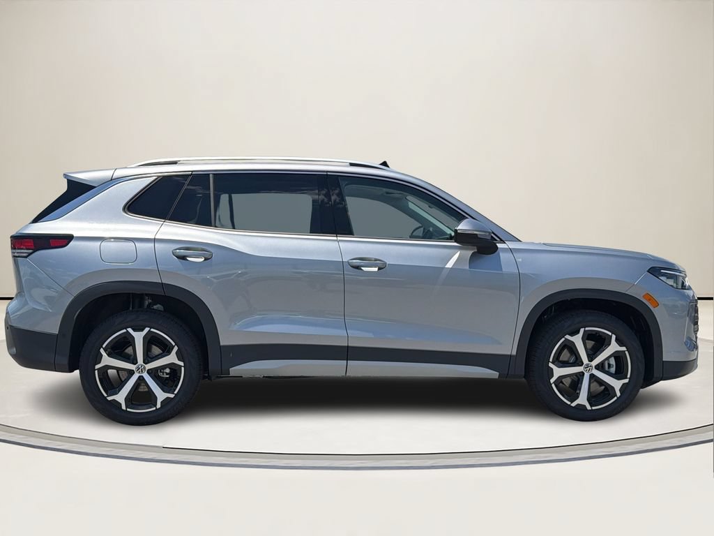 New 2026 Volkswagen Tiguan SE AWD/4WD image 2