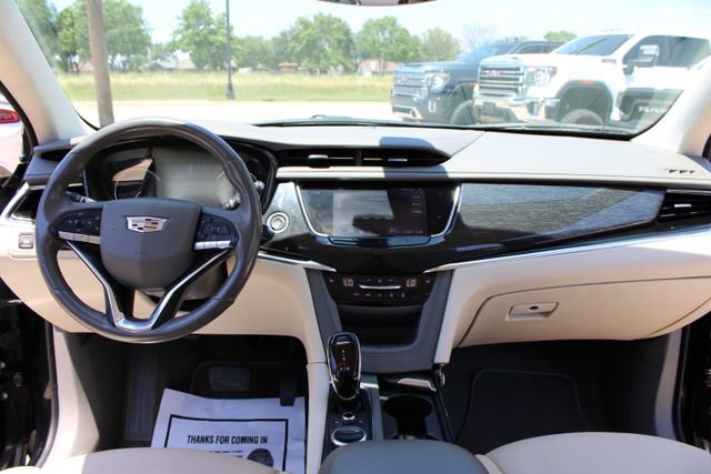 Used 2020 Cadillac XT6 Premium Luxury FWD image 19