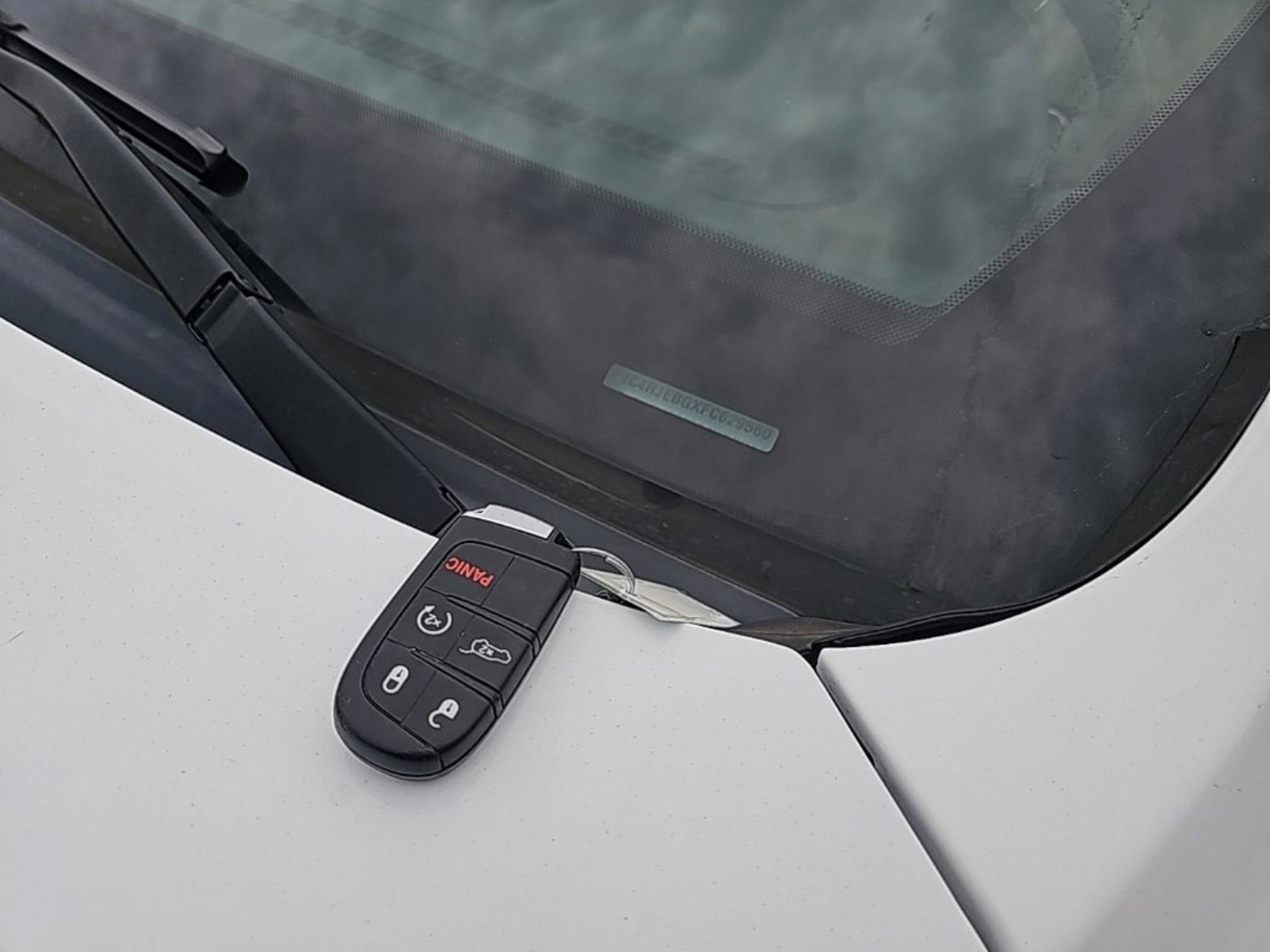 Used 2015 Jeep Grand Cherokee Limited image 28