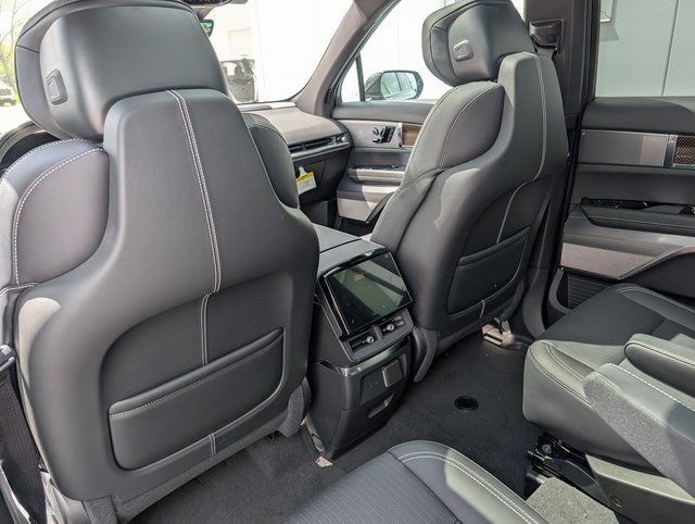 New 2026 Cadillac Vistiq Luxury w/ LPO, Floor Liner Package image 20