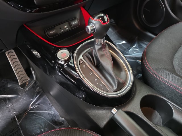 Used 2018 Kia Soul + FWD image 25