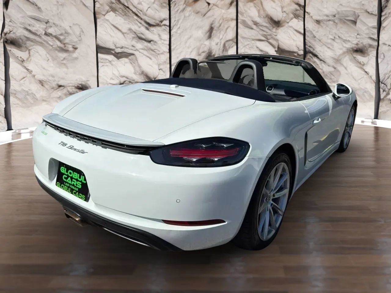 Used 2020 Porsche 718 Boxster RWD image 9