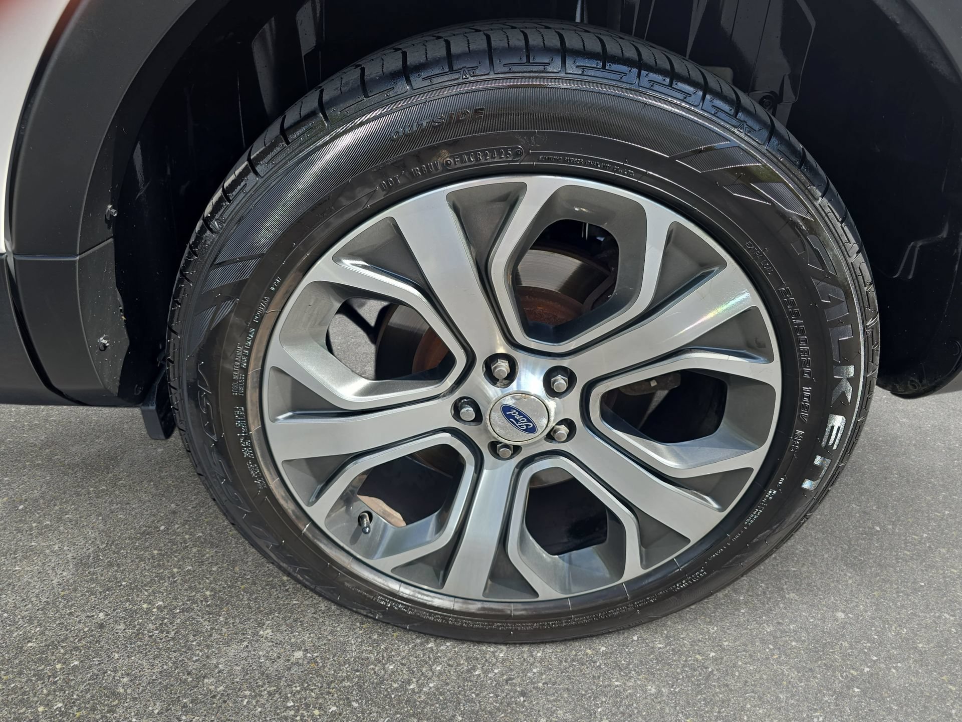 Used 2018 Ford Explorer Platinum AWD/4WD image 32