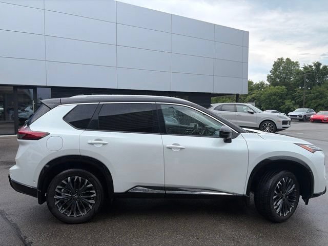 Used 2024 Nissan Rogue Platinum w/ Platinum Premium Package AWD/4WD image 2