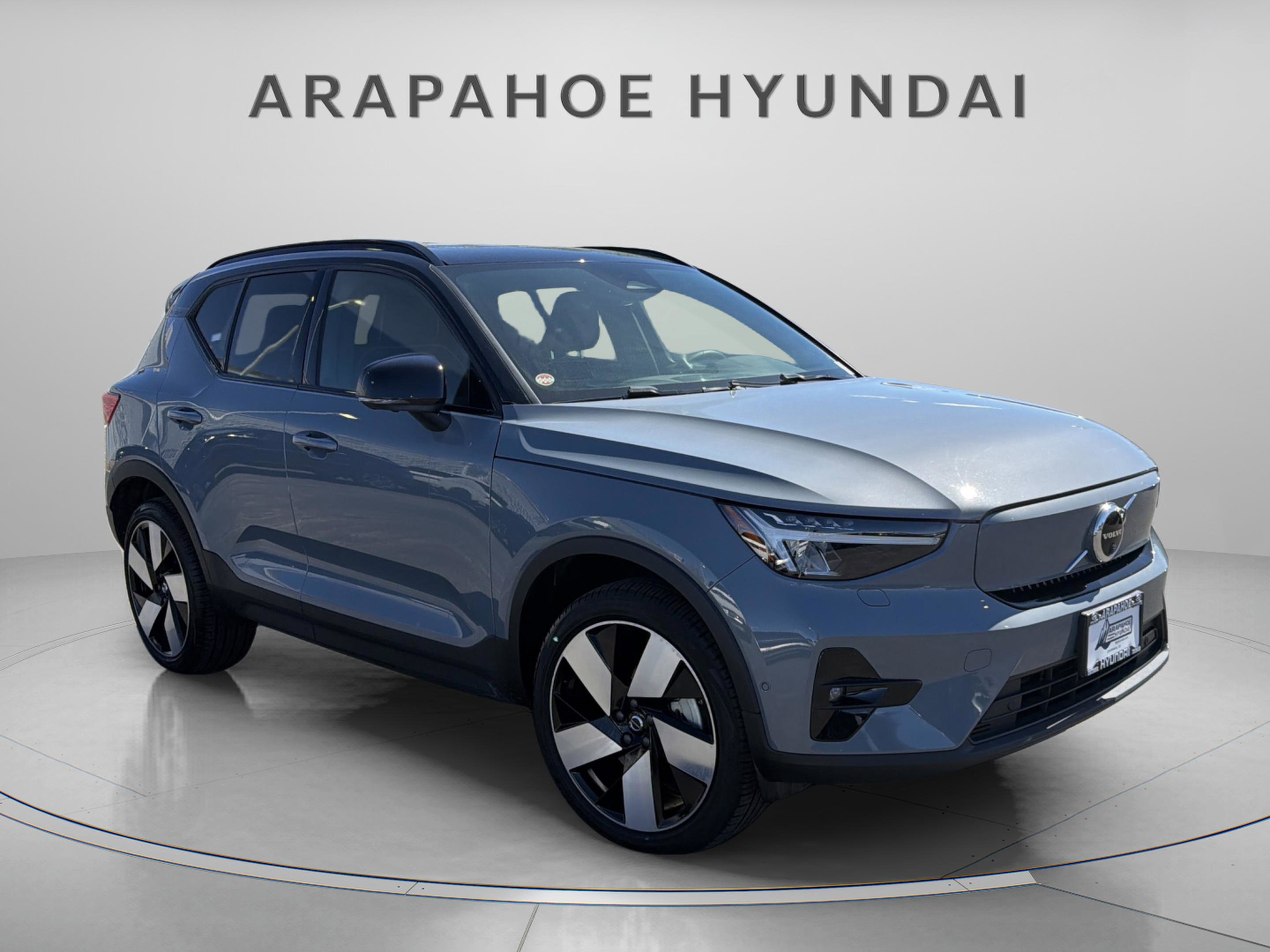 Used 2023 Volvo XC40 Recharge Ultimate image 7