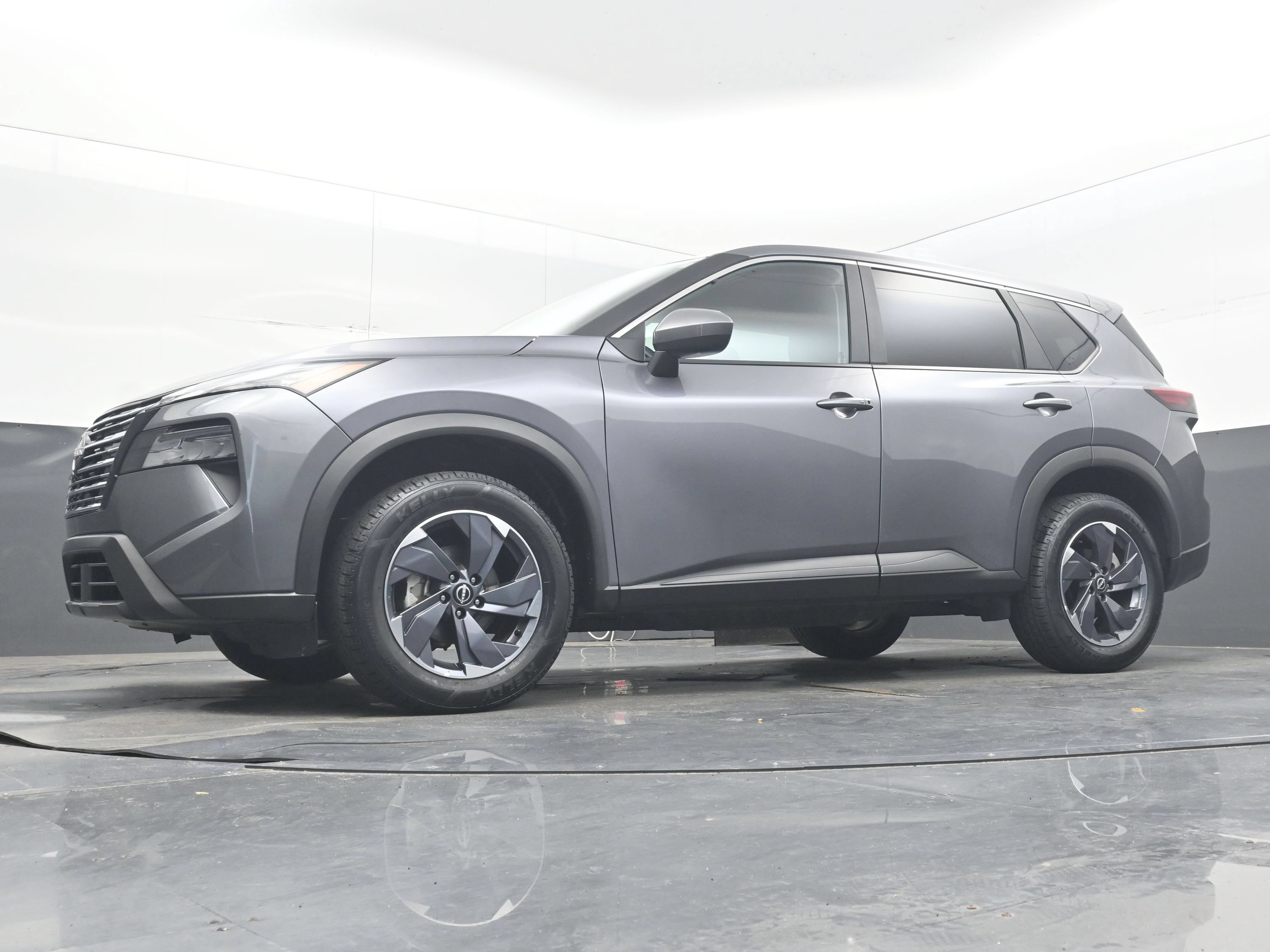 Used 2025 Nissan Rogue SV FWD image 23