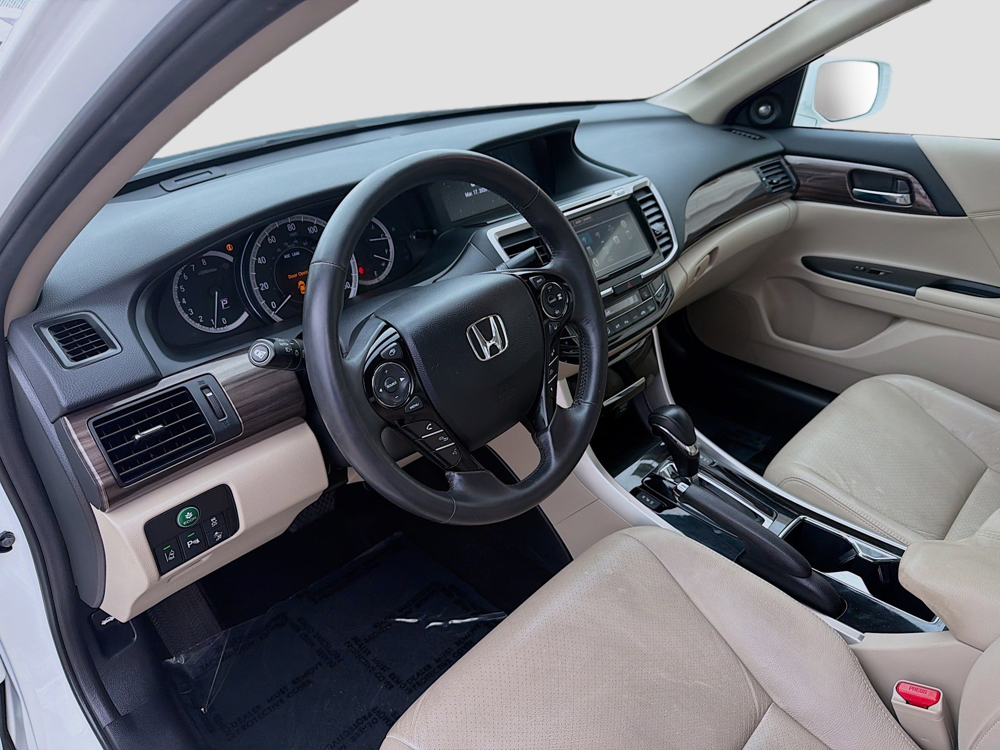 Used 2016 Honda Accord Touring image 9