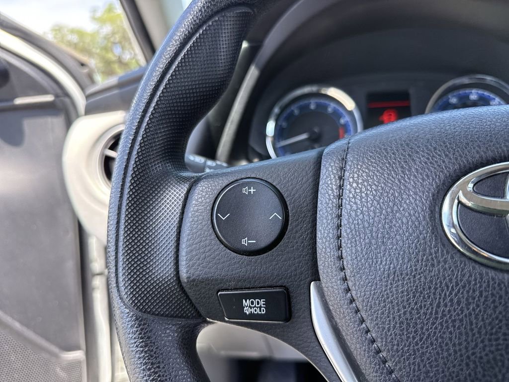 Used 2017 Toyota Corolla LE FWD image 14