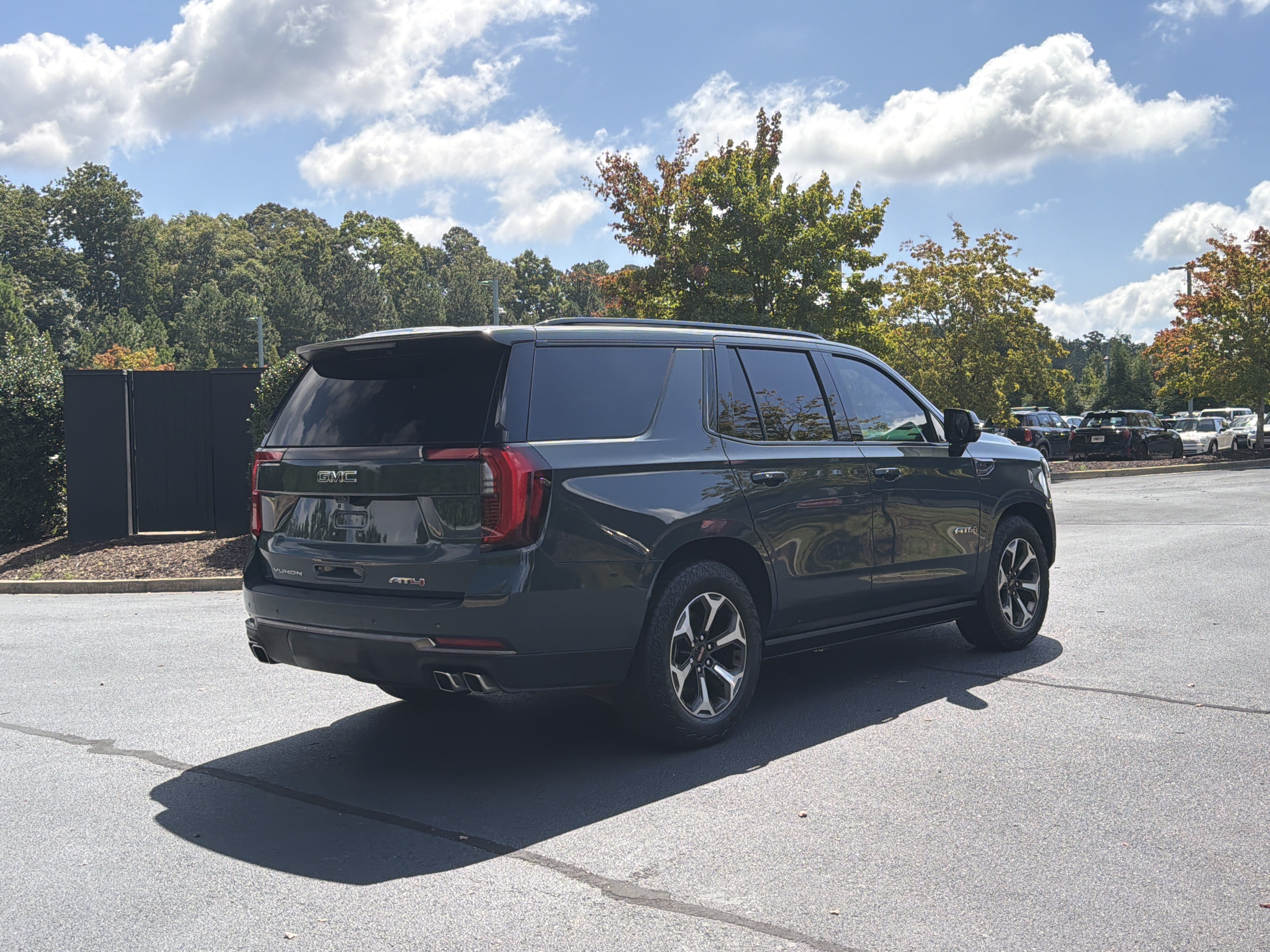 Used 2025 GMC Yukon AT4 Ultimate AWD/4WD image 3