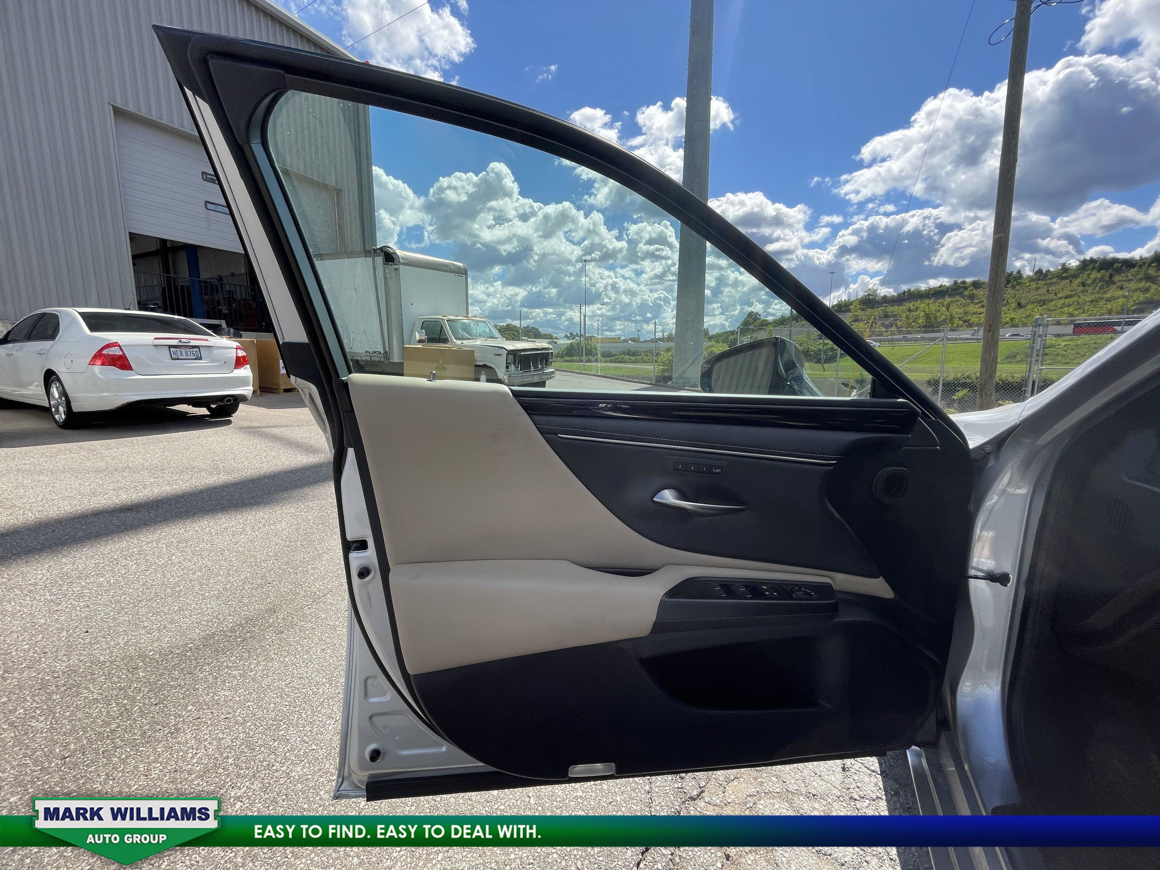 Used 2021 Lexus ES 250 w/ Premium Package image 12