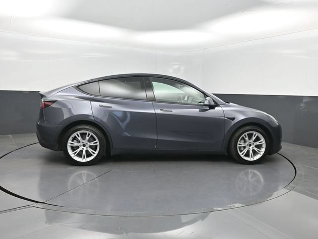 Used 2022 Tesla Model Y Long Range AWD/4WD image 25