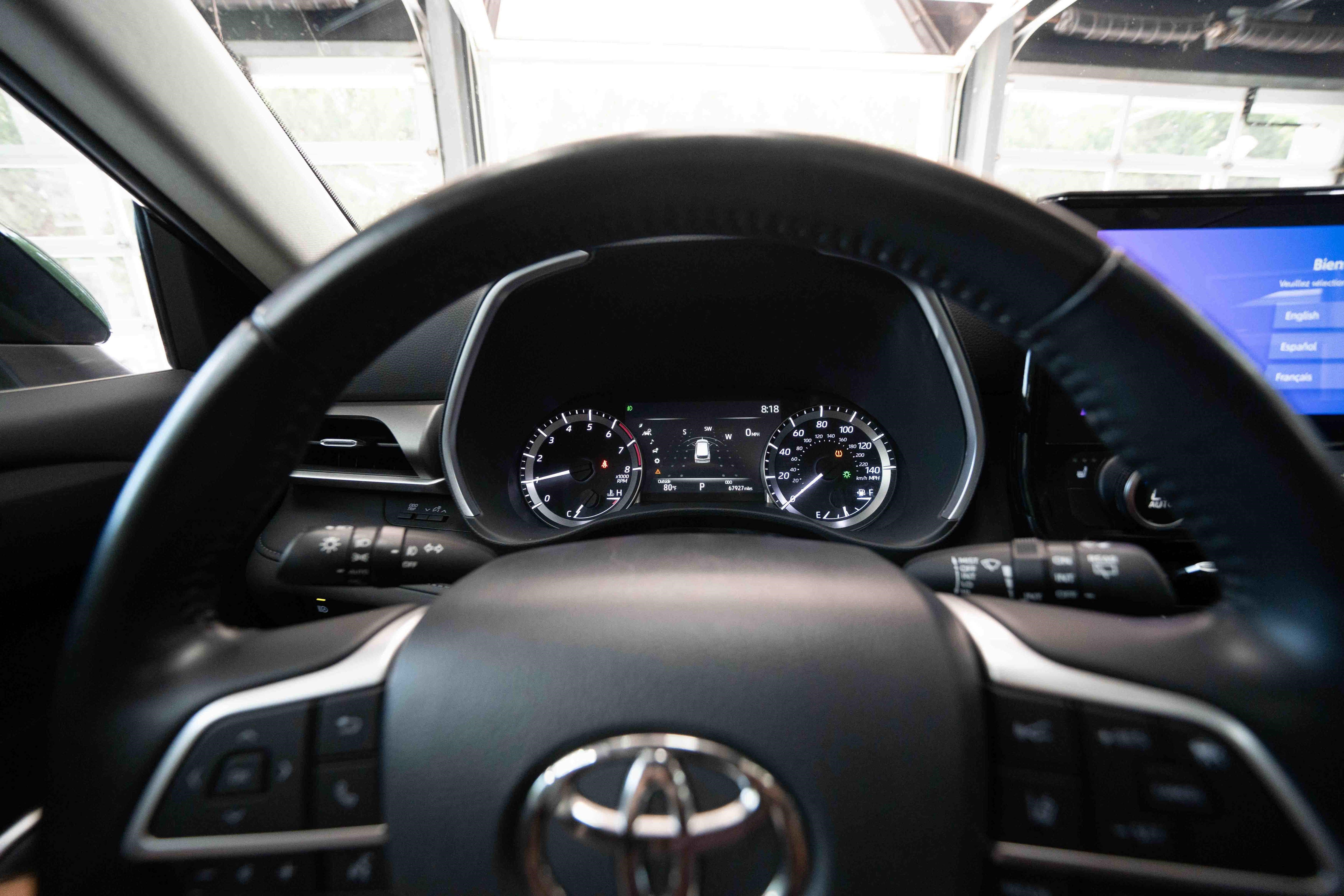 Used 2023 Toyota Highlander XLE AWD/4WD image 15