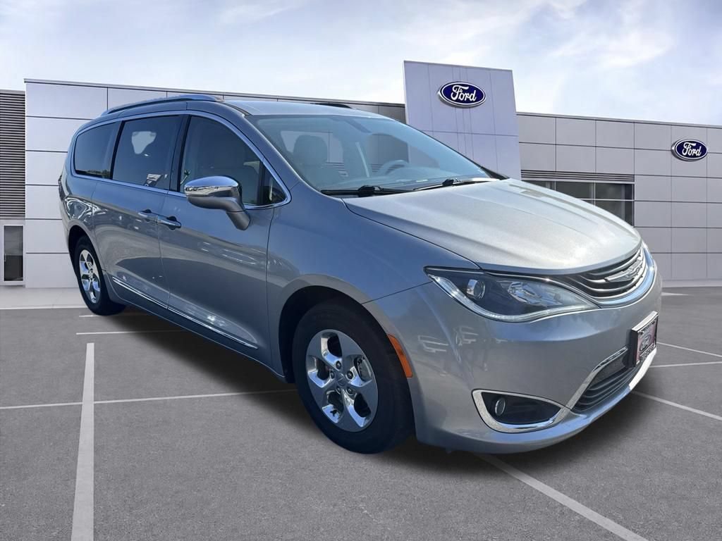 Used 2018 Chrysler Pacifica Limited FWD image 7