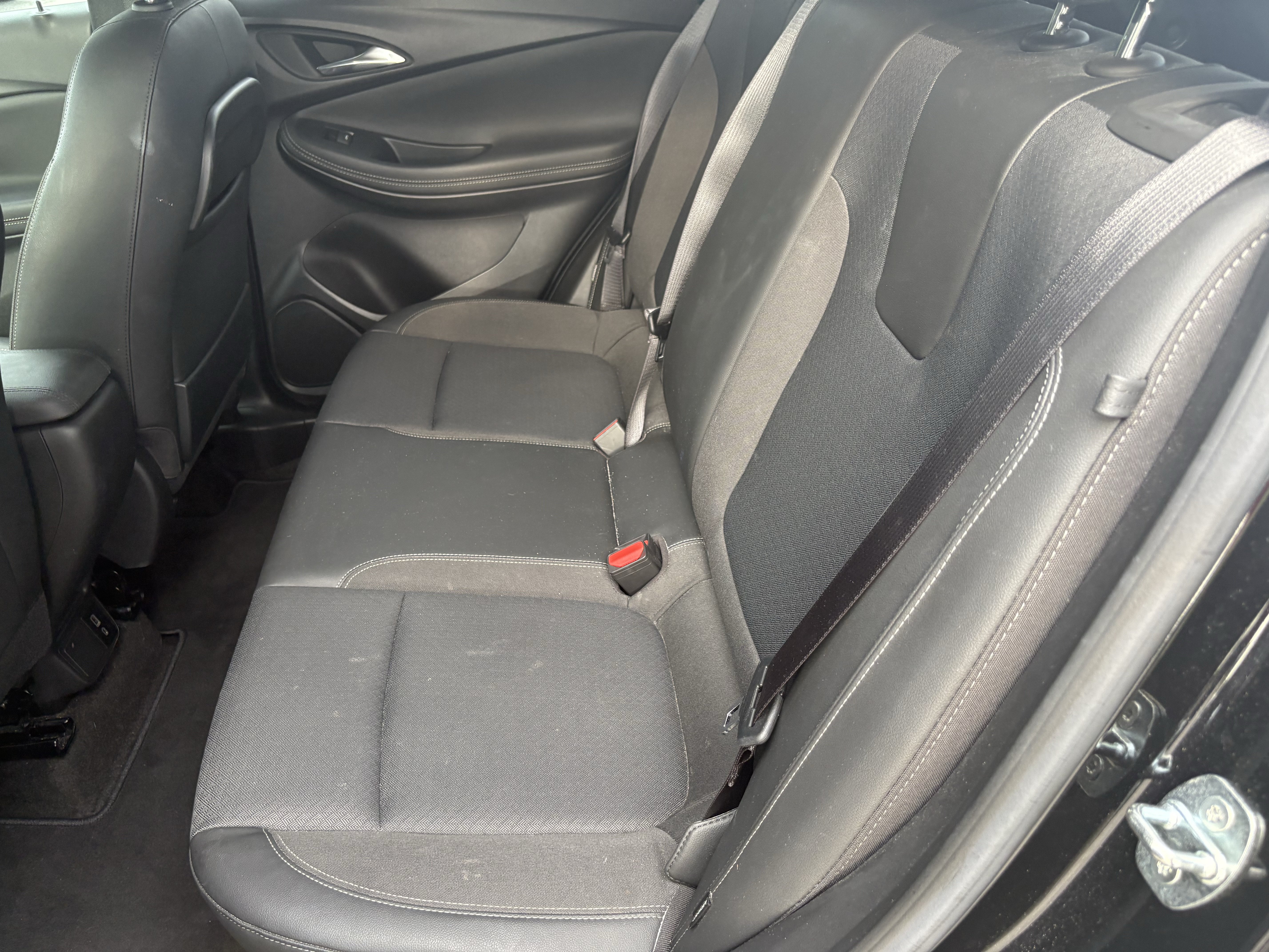 Certified 2023 Buick Encore GX Preferred w/ Cold Weather Comfort Package FWD image 9