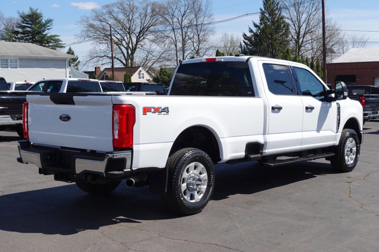 Used 2024 Ford F250 XLT w/ FX4 Off-Road Package image 3