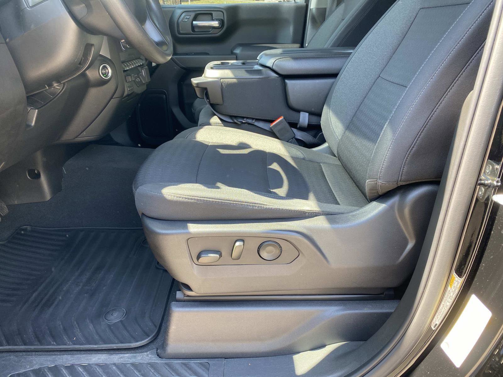 Used 2024 Chevrolet Silverado 1500 Custom image 24