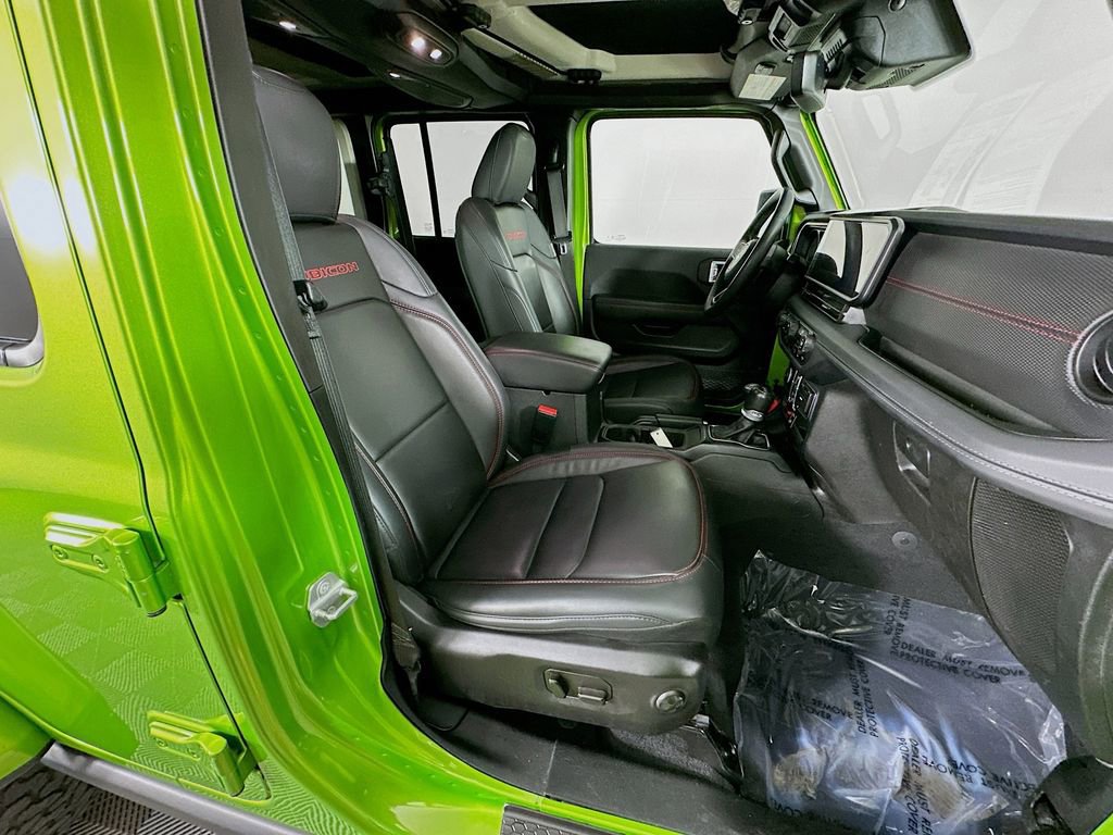 Used 2025 Jeep Wrangler Unlimited Rubicon image 32