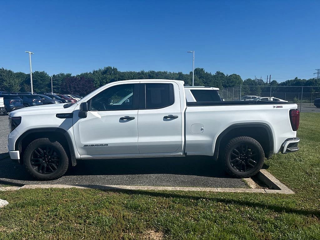 Used 2026 GMC Sierra 1500 Pro w/ Graphite Edition AWD/4WD image 5