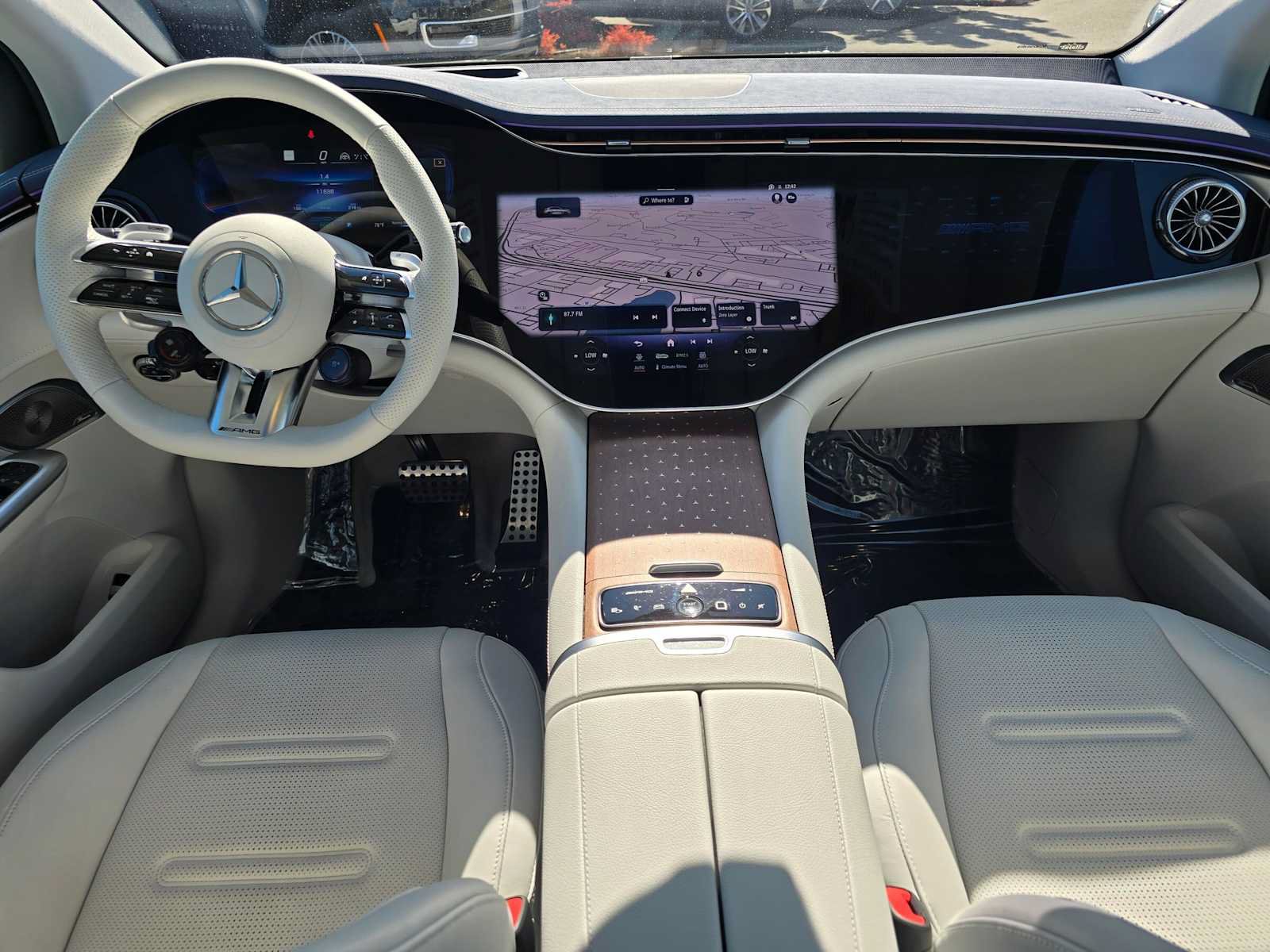 Used 2024 Mercedes-Benz EQE AMG 4MATIC SUV image 18