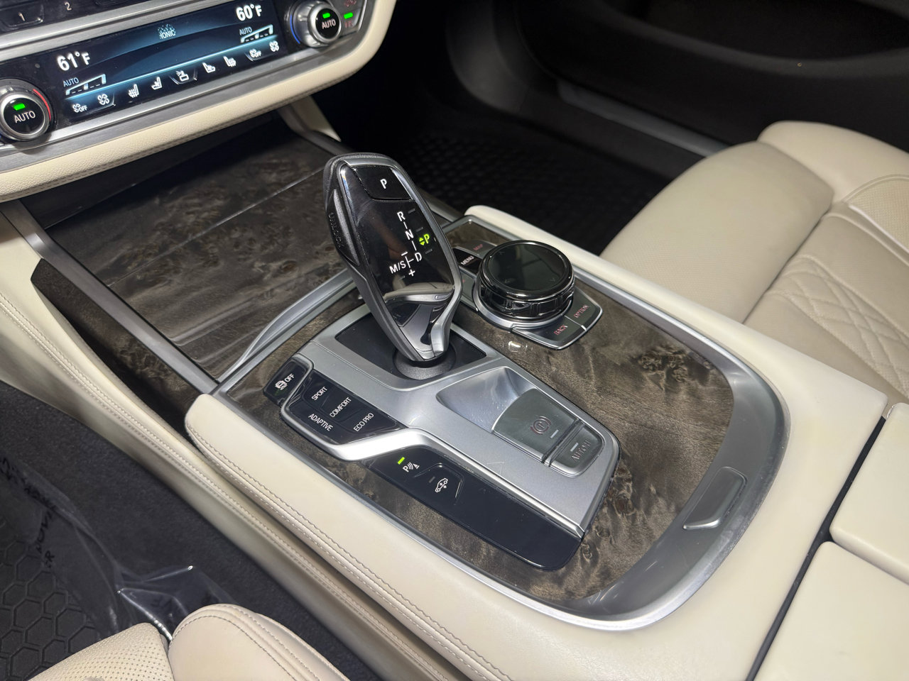 Used 2018 BMW 750i xDrive image 21