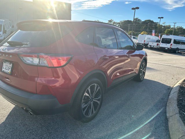 Used 2021 Ford Escape SE w/ SE Sport Appearance Package FWD image 9