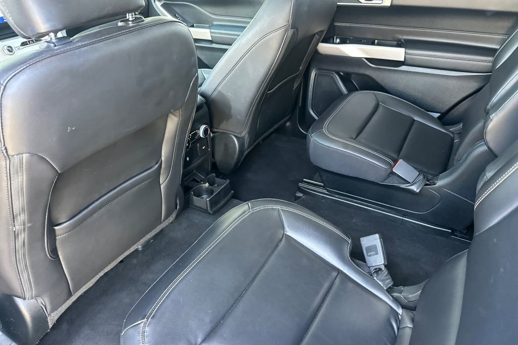 Used 2023 Ford Explorer XLT w/ Equipment Group 202A image 12