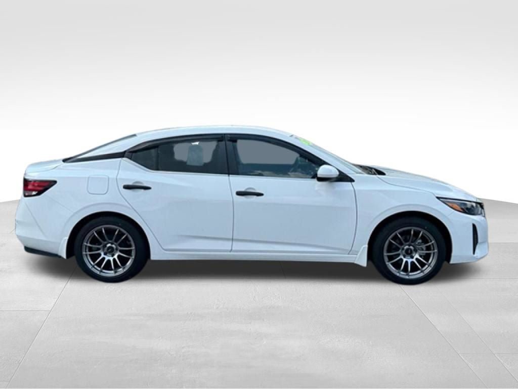Used 2024 Nissan Sentra S FWD image 9