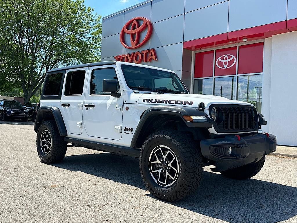 Used 2024 Jeep Wrangler Unlimited Rubicon AWD/4WD image 8
