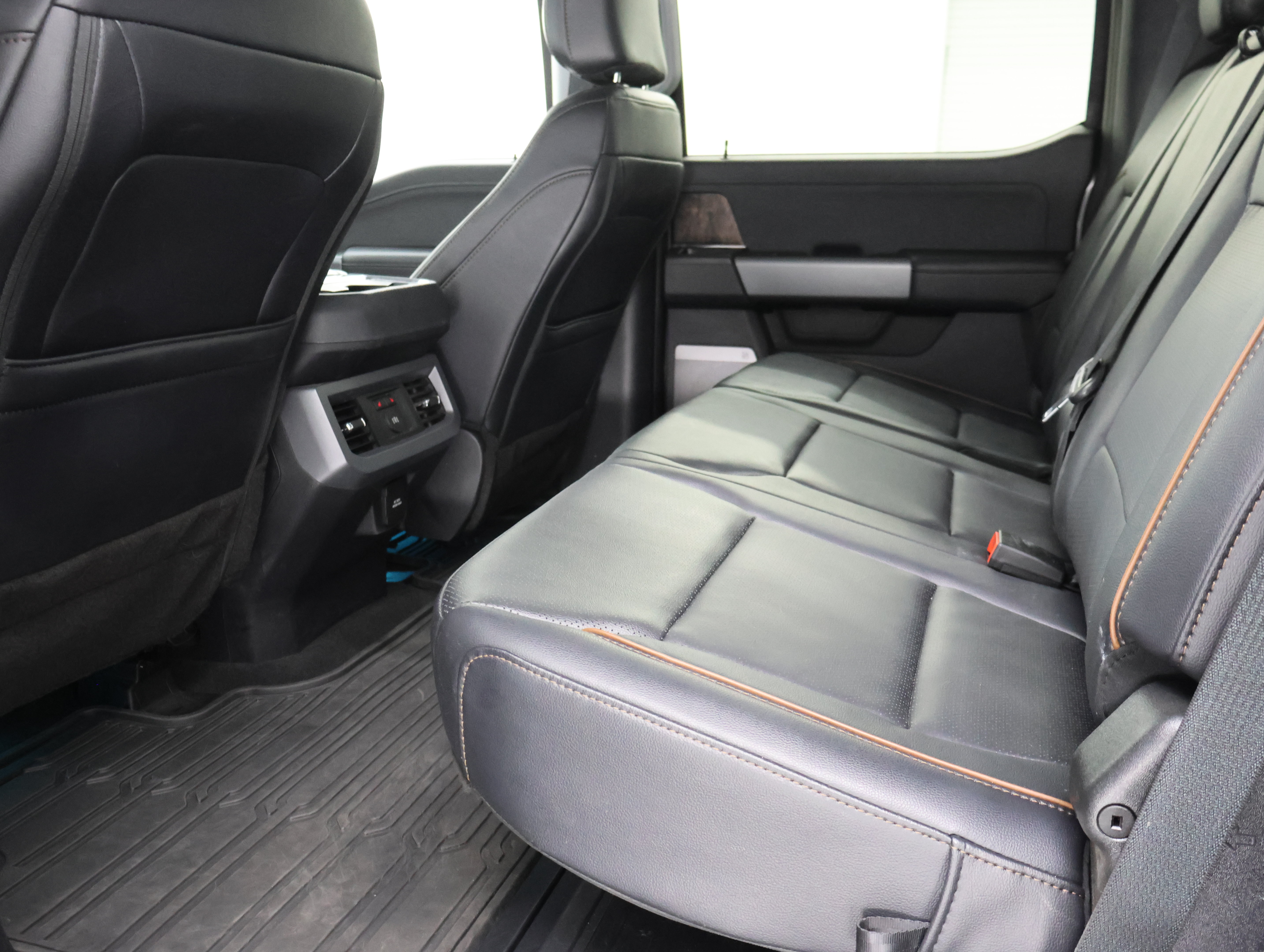 Used 2025 Ford F250 Lariat w/ Lariat Ultimate Package AWD/4WD image 9