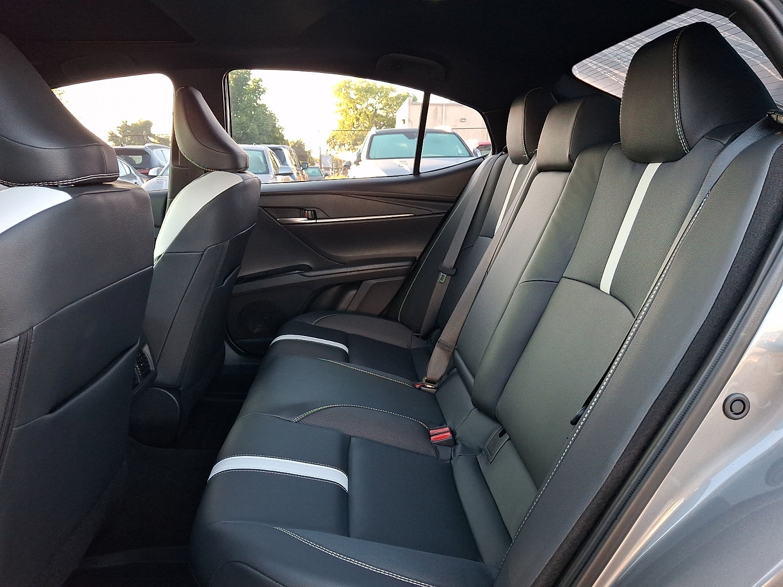 Used 2025 Toyota Camry SE FWD image 10