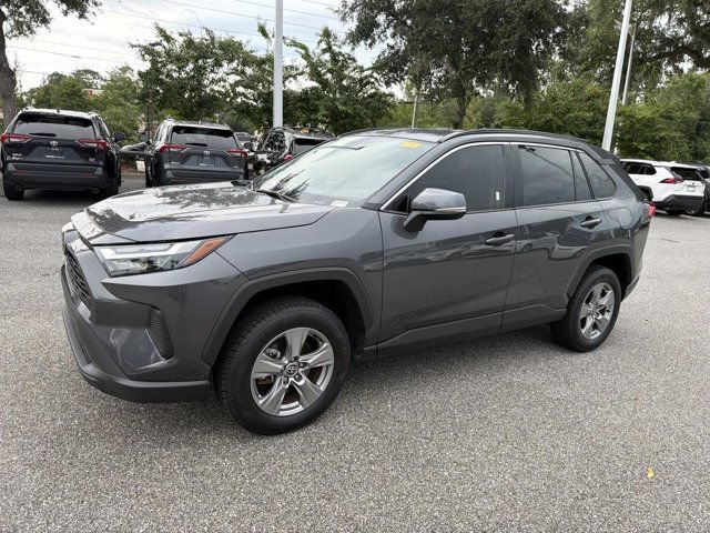 Used 2025 Toyota RAV4 XLE AWD/4WD image 5