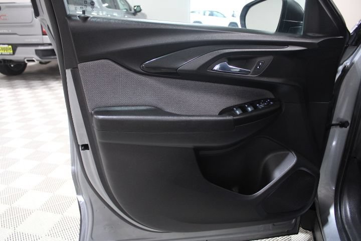 Used 2023 Chevrolet TrailBlazer LS FWD image 16