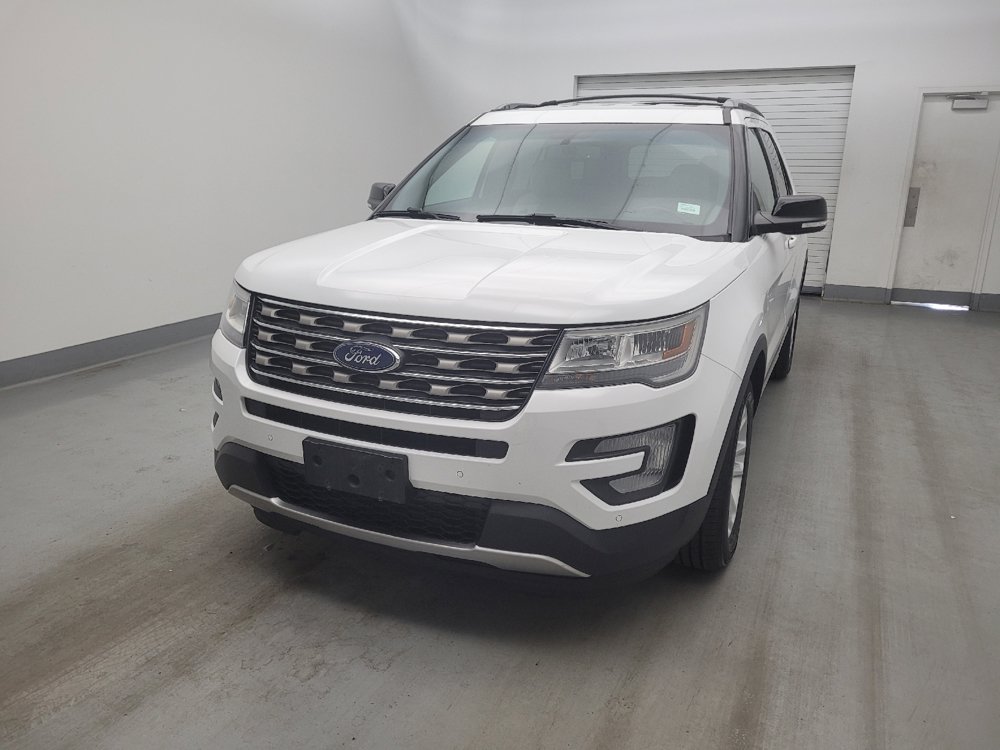 Used 2016 Ford Explorer XLT w/ Equipment Group 202A FWD image 15