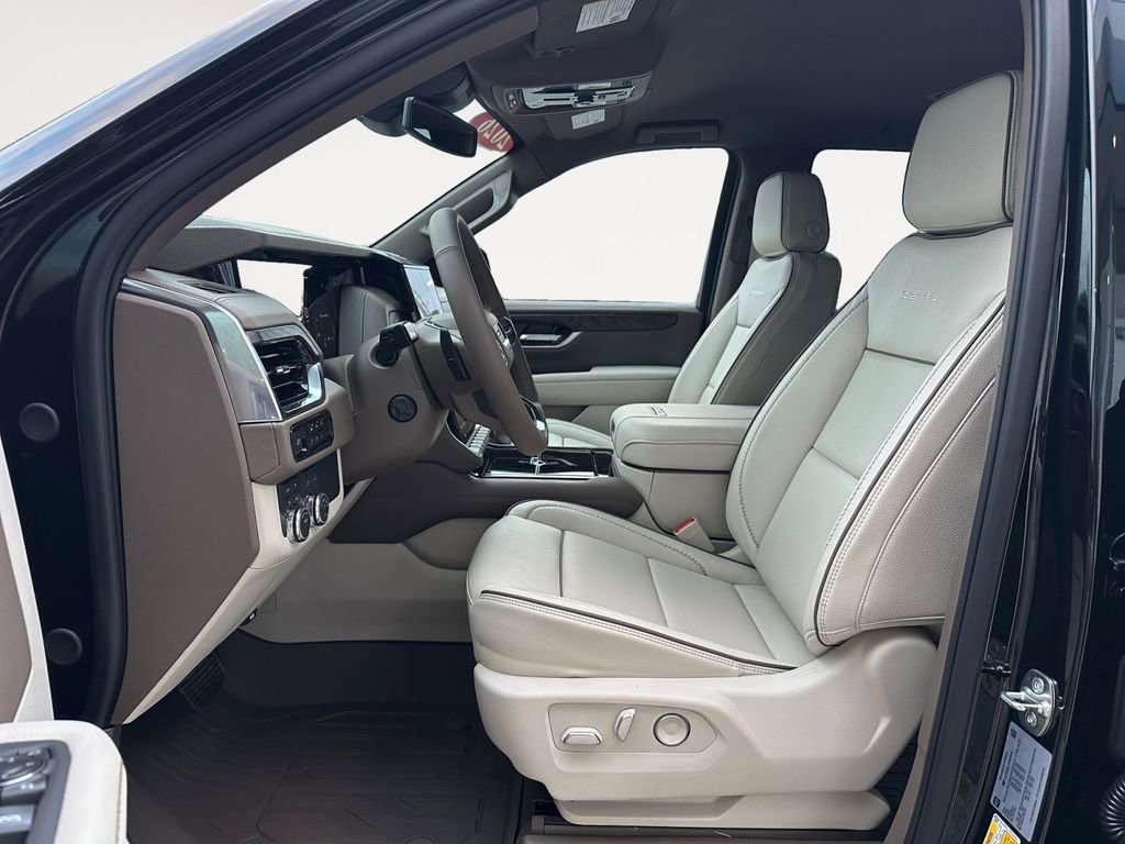 New 2026 GMC Yukon Denali w/ LPO, Floor Liner Package image 9