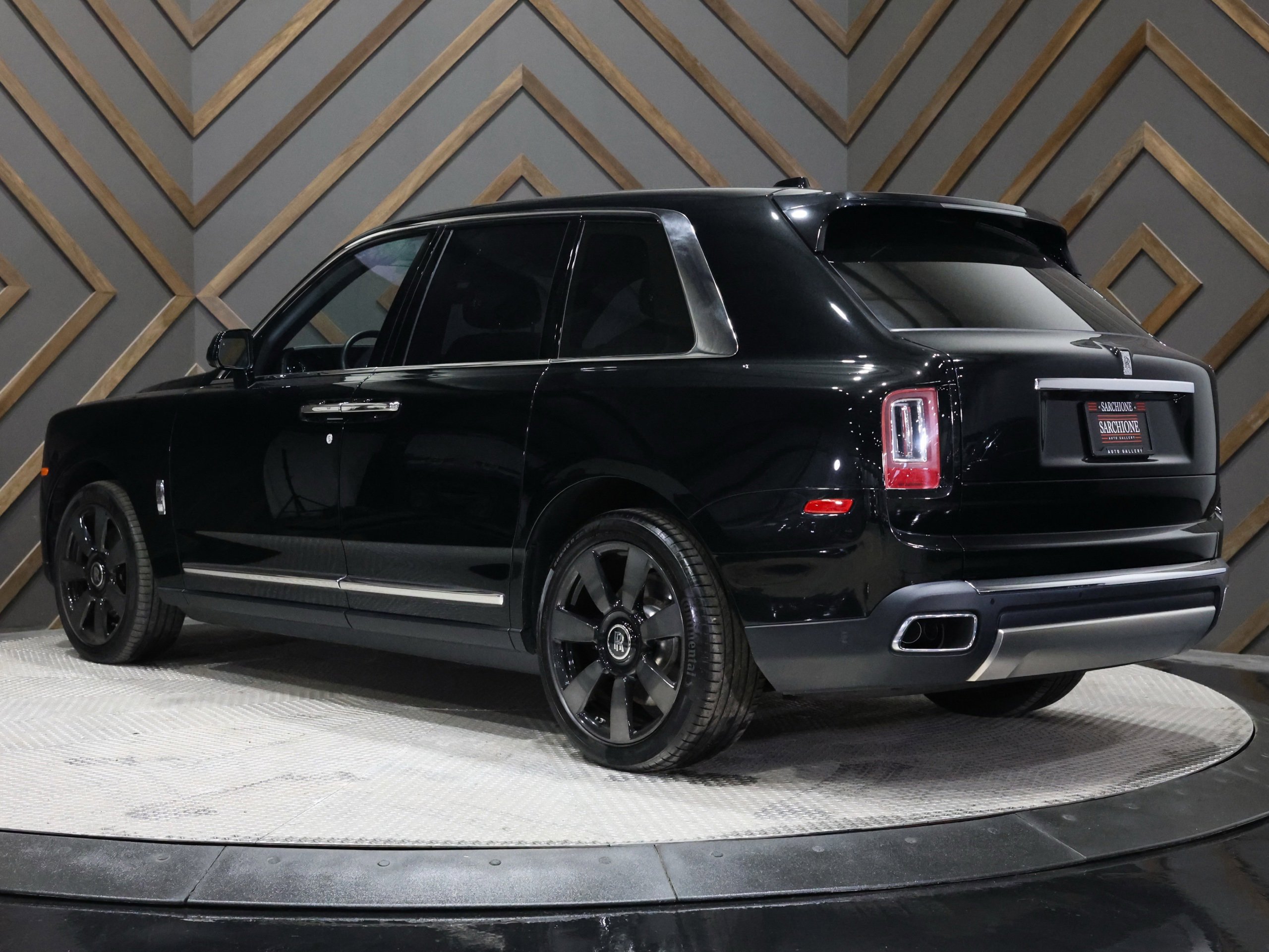 Used 2019 Rolls-Royce Cullinan image 46