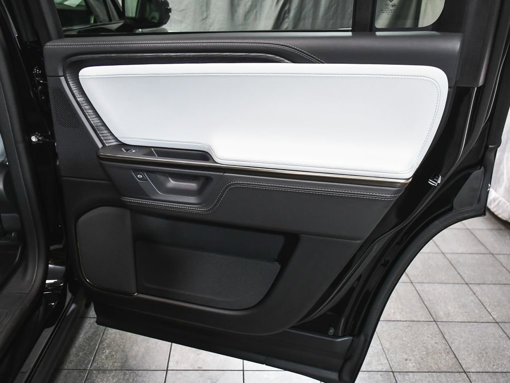 Used 2025 Rivian R1S Adventure image 16