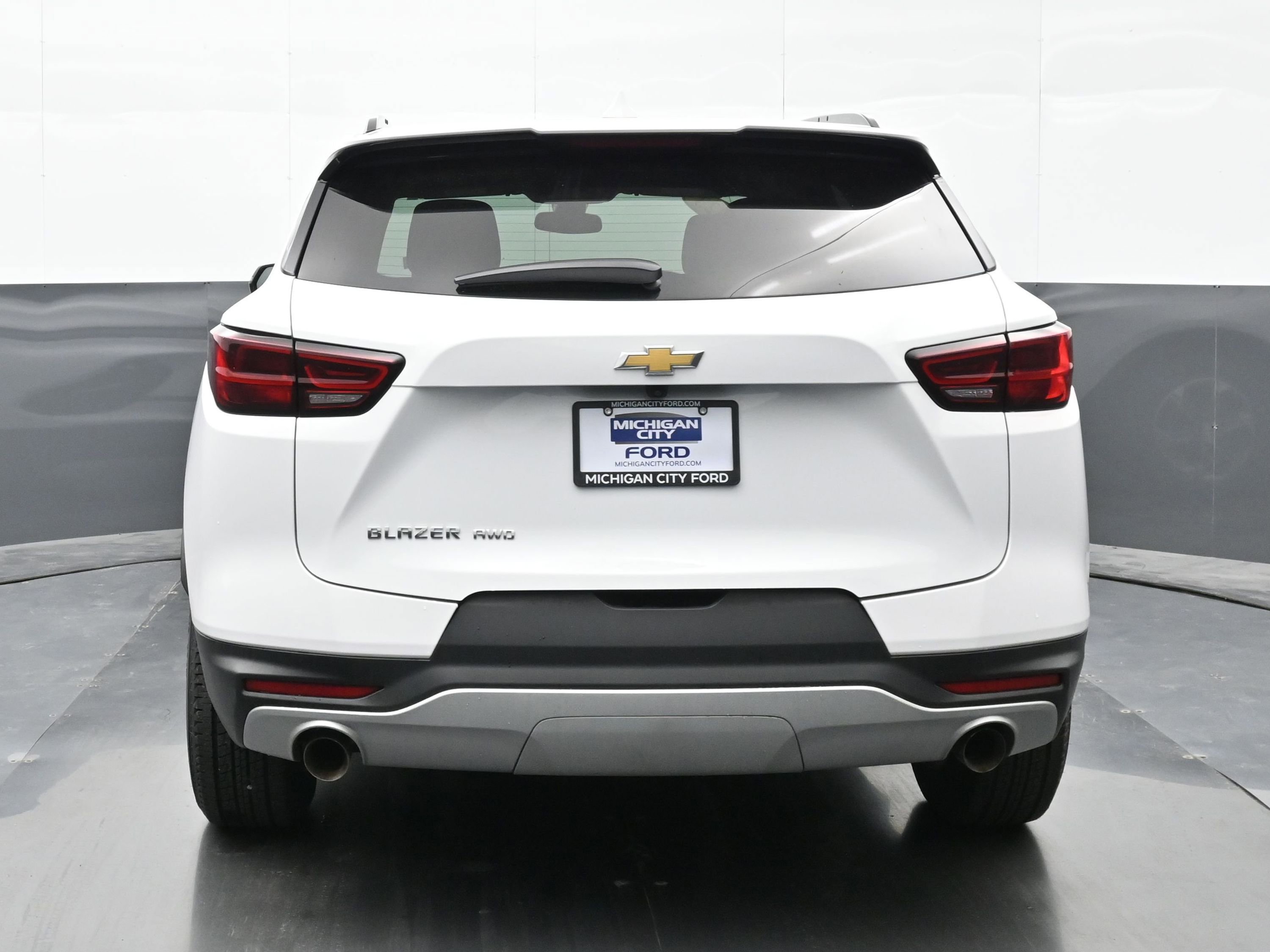 Used 2023 Chevrolet Blazer LT AWD/4WD image 2