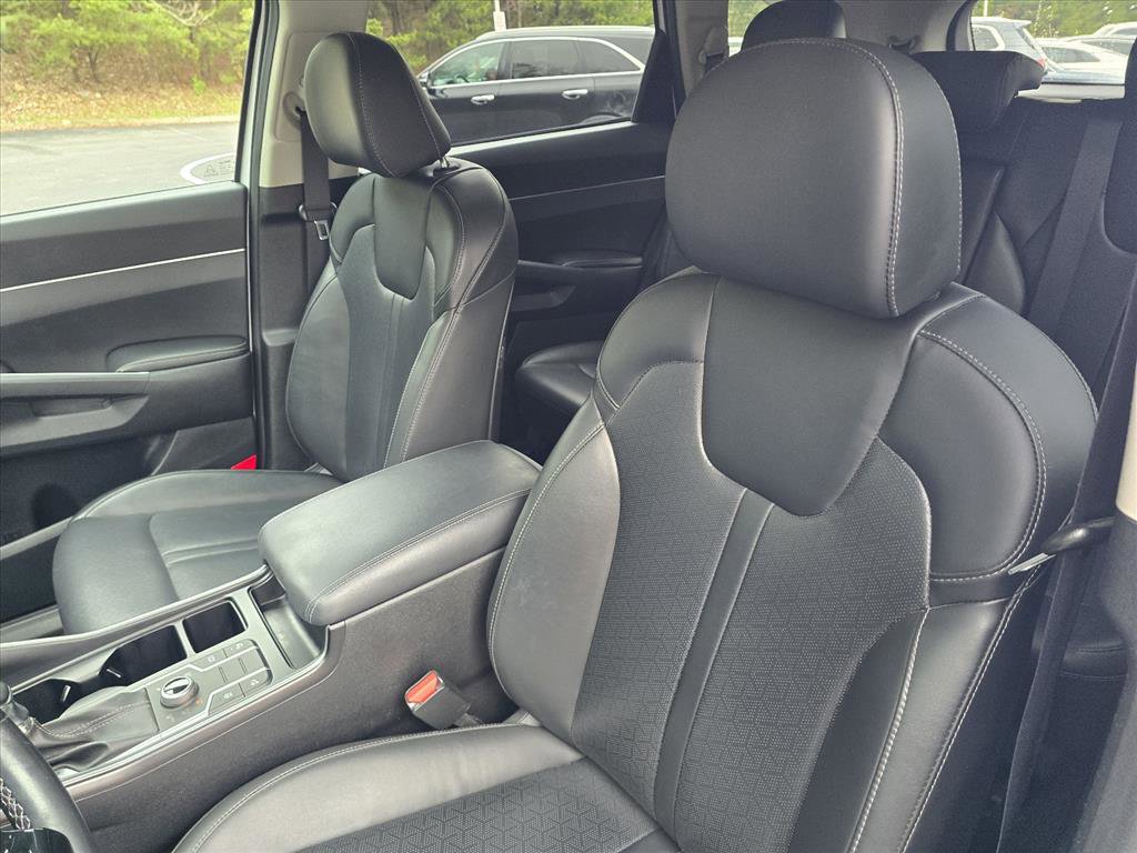 Used 2021 Kia Sorento S w/ Panoramic Sunroof Package image 13