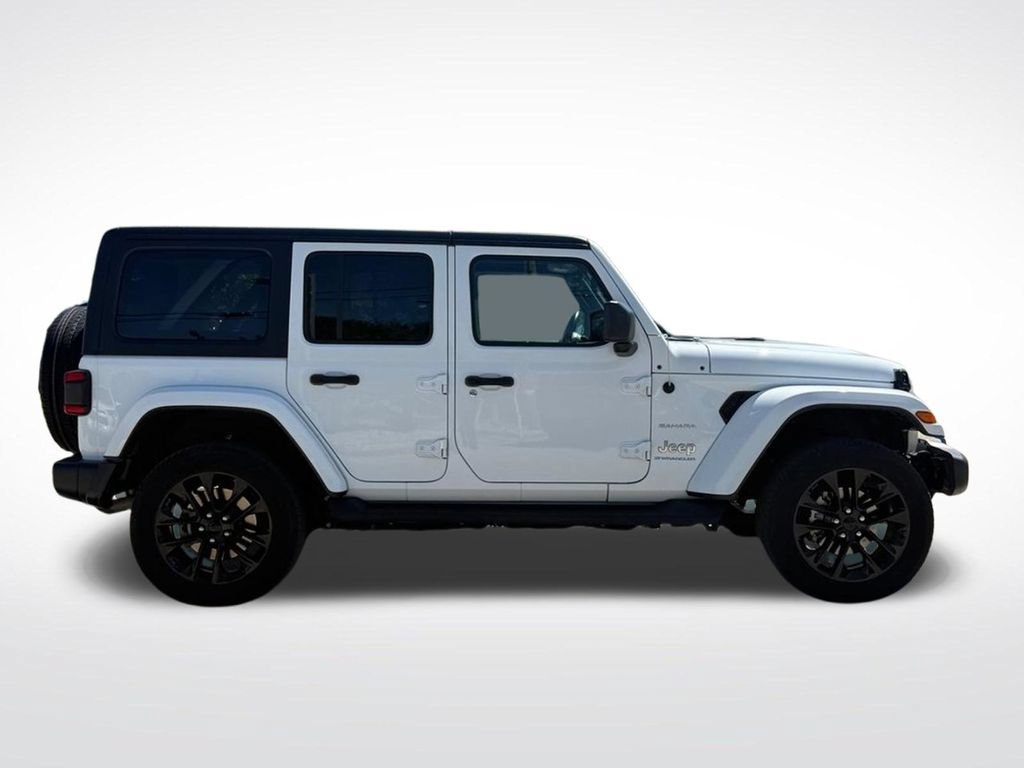 Used 2023 Jeep Wrangler Unlimited Sahara w/ Cold Weather Group AWD/4WD image 2