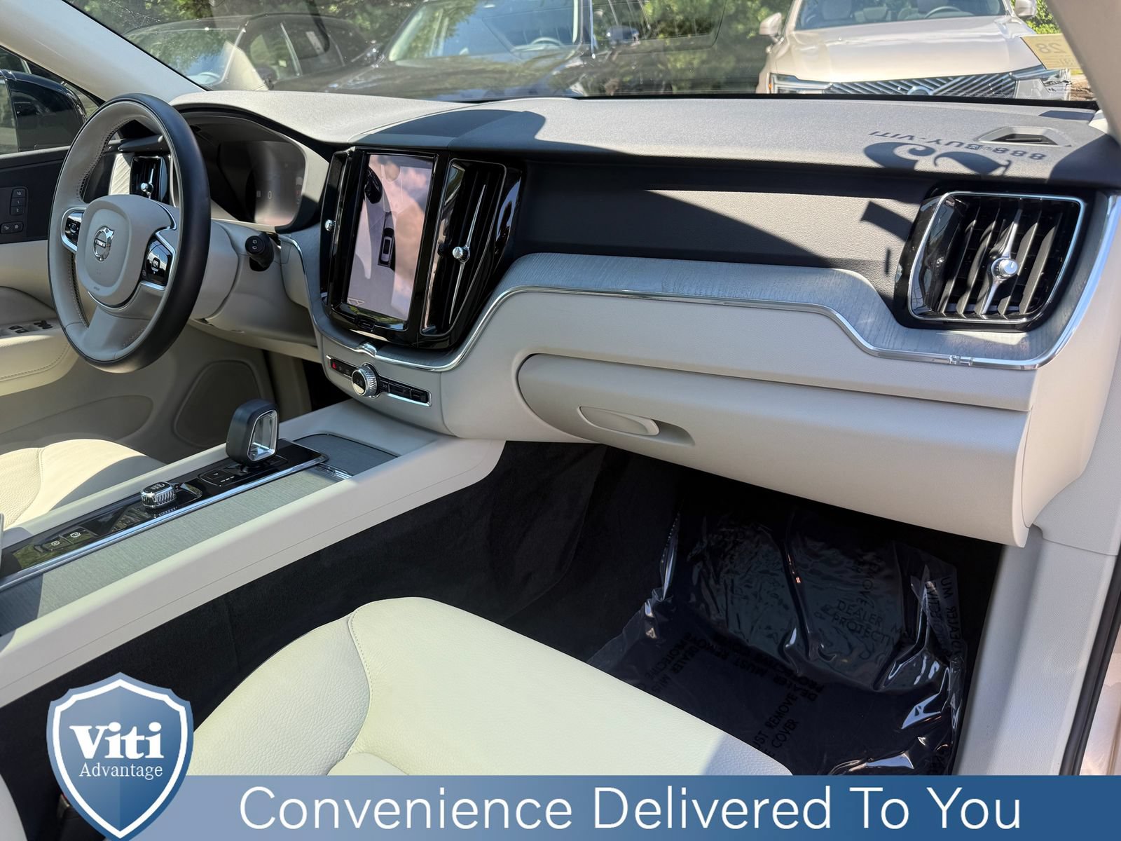 Certified 2025 Volvo XC60 T8 Plus w/ Protection Package Premier AWD/4WD image 27