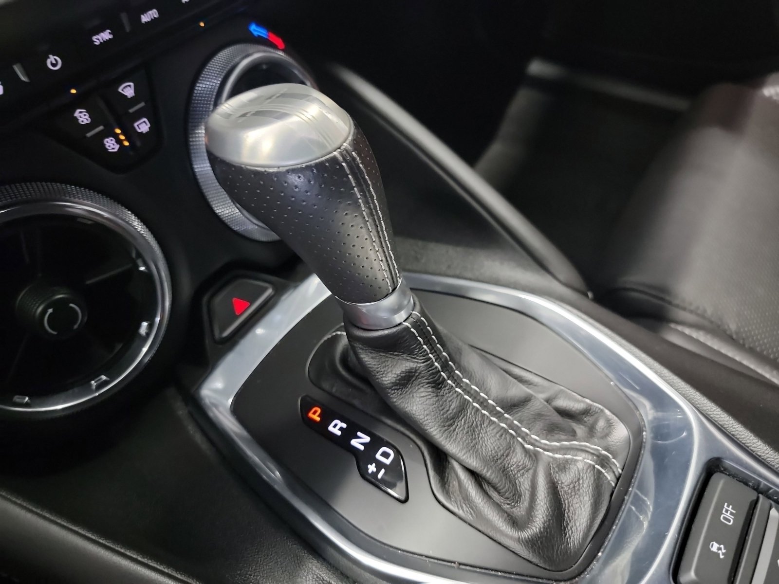 Used 2021 Chevrolet Camaro LT RWD image 27