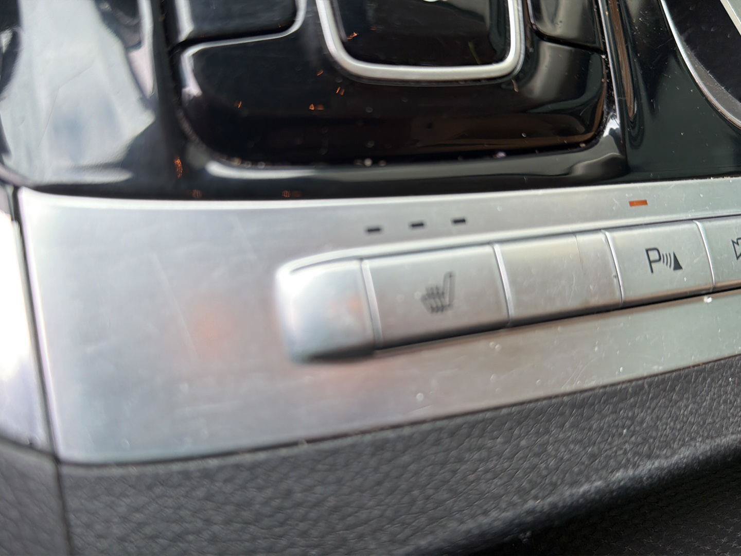 Used 2022 Kia Carnival EX FWD image 28