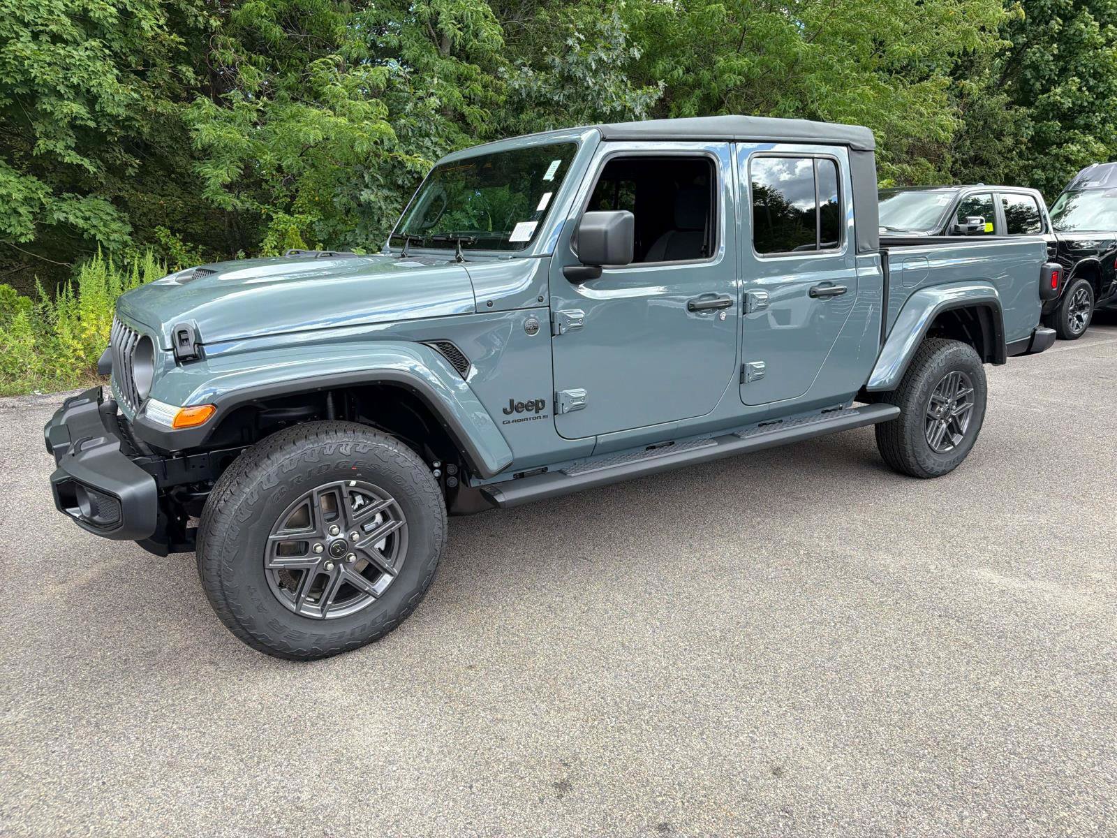 New 2026 Jeep Gladiator Sport AWD/4WD image 4