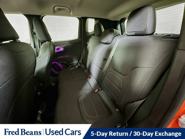 Used 2021 Jeep Renegade Latitude w/ Convenience Group AWD/4WD image 28