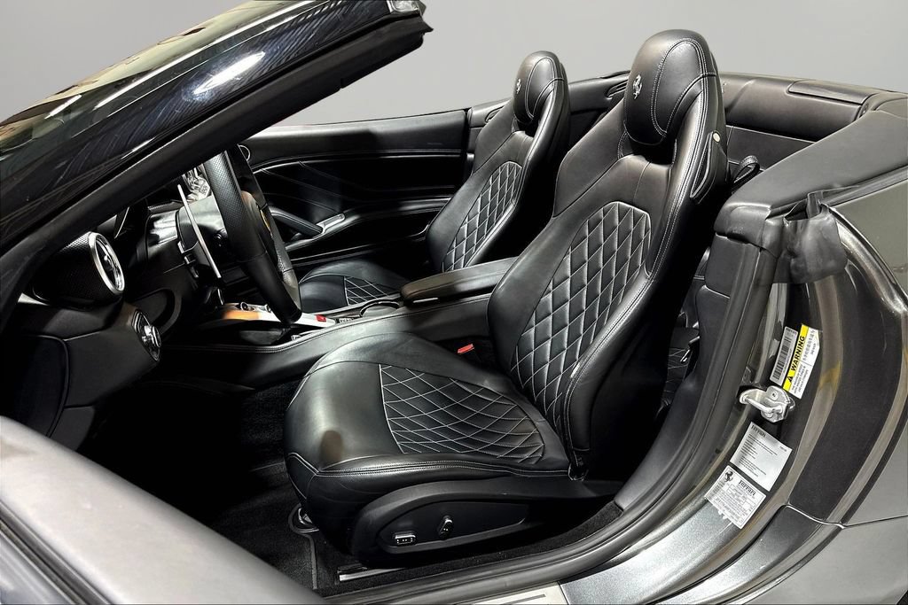 Used 2015 Ferrari California T RWD image 18
