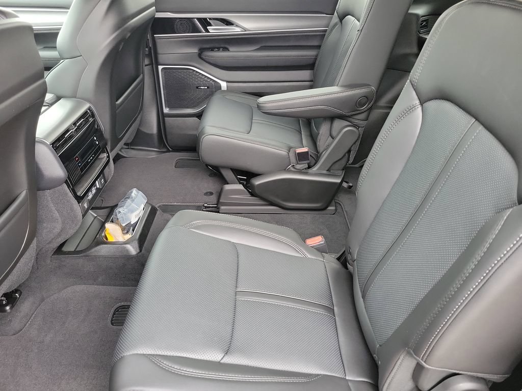 New 2026 Jeep Grand Wagoneer 4WD image 17