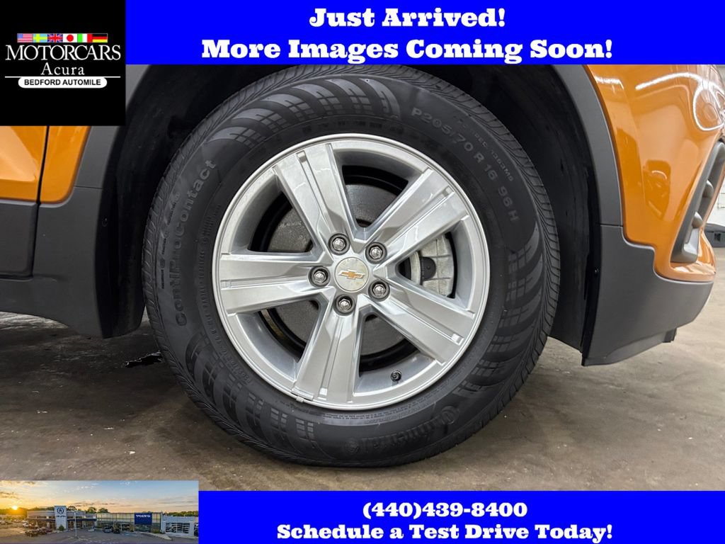 Used 2017 Chevrolet Trax LT w/ Sun & Sound Package FWD image 38