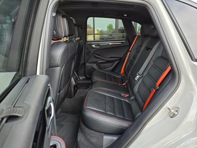Used 2023 Porsche Macan Turbo AWD/4WD image 37