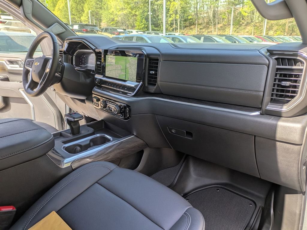Used 2025 Chevrolet Silverado 1500 LTZ w/ LTZ Convenience Package II image 32